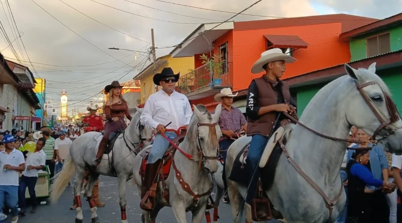 Diriamba, desfile hípico, nicaragüa, desfile, fiestas tradicionales,