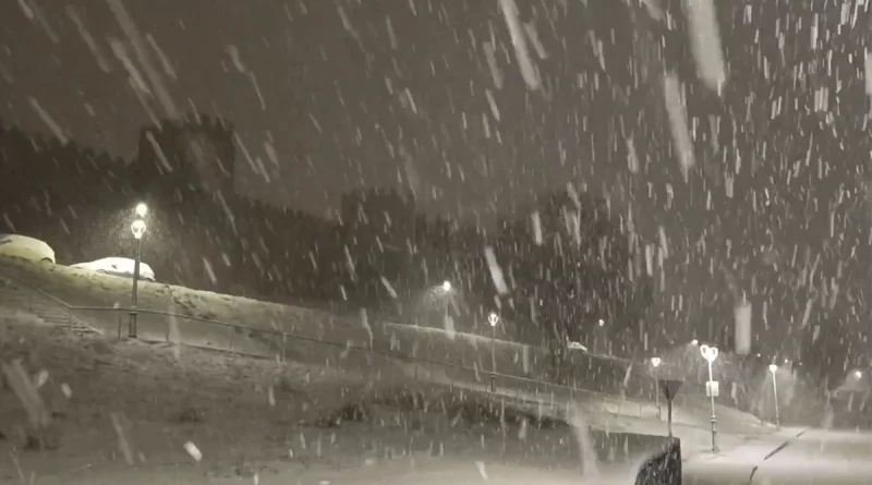 nieve en madrid, primera nevada del año, temporal en españa, frío intenso, bajas temperaturas, paisajes blancos, comunidad de madrid, san lorenzo de el escorial, filomena, ola de frío, internacionales