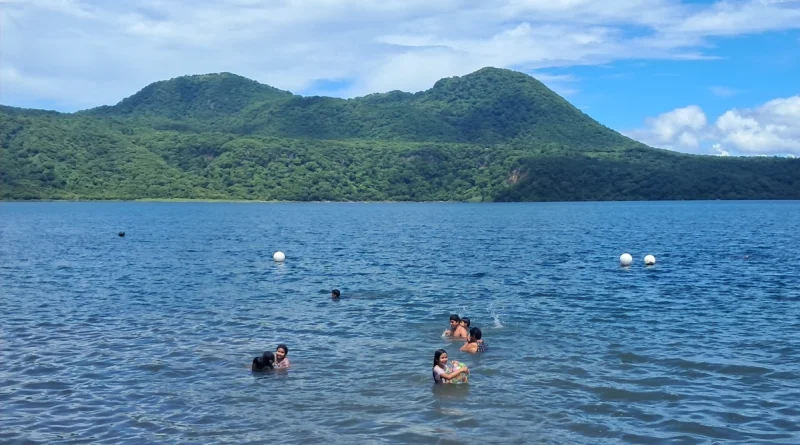 laguna de xiloa, managua, turismo, familias, recreacion,