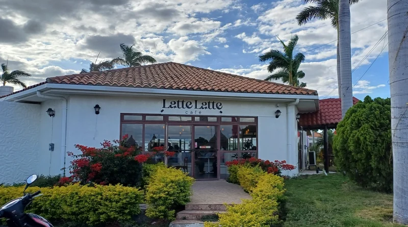 latte latte, cafetería en managua, puerto salvador allende, café de calidad, cafeterías nicaragua, repostería artesanal, doble latte latte, café gourmet, espacios familiares, cafetería acogedora