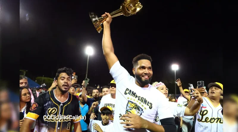 Leones de León, Campeones, La Profesional, final, León vrs Rivas,