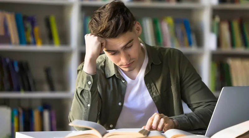 generación z, jóvenes, adolescentes, leer, incapaz de leer, lectura, poca lectura, Estados Unidos, EE.UU., estudiantes universitarios,