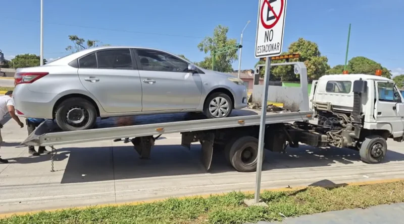 nicaragua, managua, pista heroes de la insurreccion, estacionar,