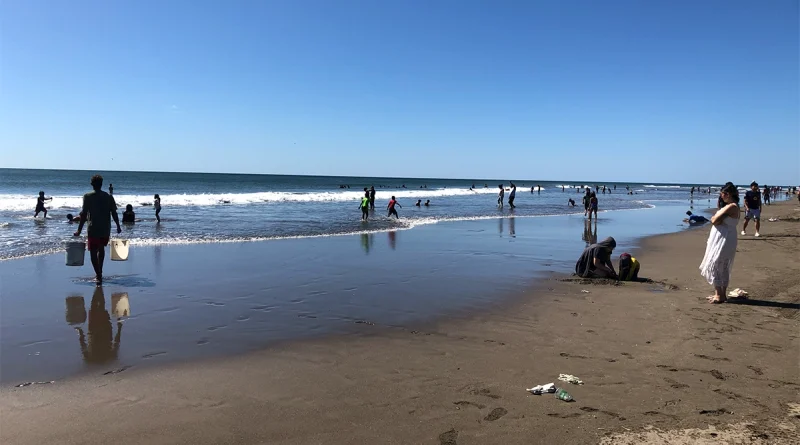 nicaragua, carazo, año nuevo, playa la boquita, casares,