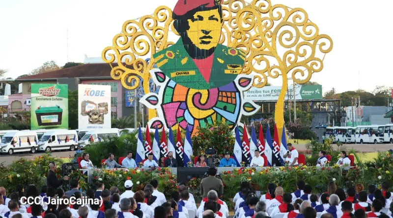 nicaragua, copresidentes de nicaragua, rosario murillo, daniel ortega, buses chinos, entrega de buses, buses nicaragua, nuevos buses,