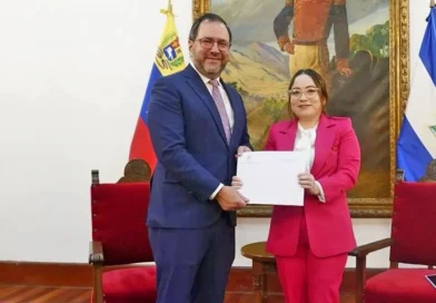 embajadora de nicaragua, venezuela, copias de estilo,