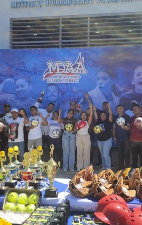 materiales deportivos, deportes, movimiento deportivo alexis arguello,