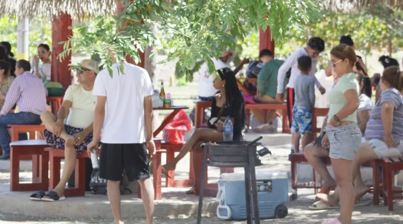 laguna de Xiloá, vacaciones, disfrute de familias, turismo, Managua, nicaraGUa,