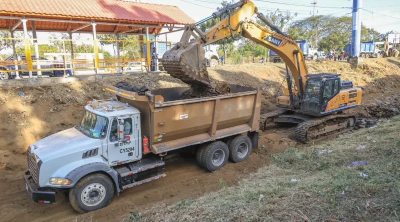 La Alcaldía de Managua ha iniciado las obras de construcción, inicia, Tramos II y III, Pista Héroes de la Insurrección, capital, Managua,