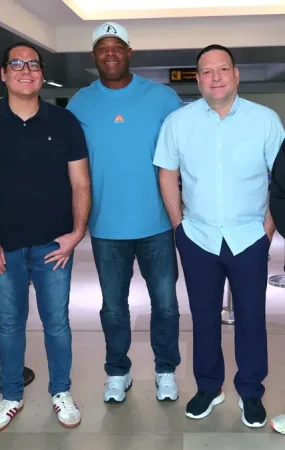 Nicaragua, recibe, Ken Griffey Jr., Grandes ligas, visita, llegada, béisbol,