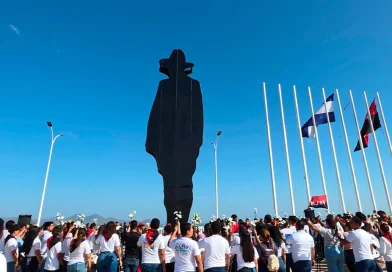 general sandino, loma de tiscapa, managua, juventud sandinista en managua, héroe nacional, legado de dignidad, defensa de la patria, actividades patrióticas, compromiso revolucionario, nicaragua