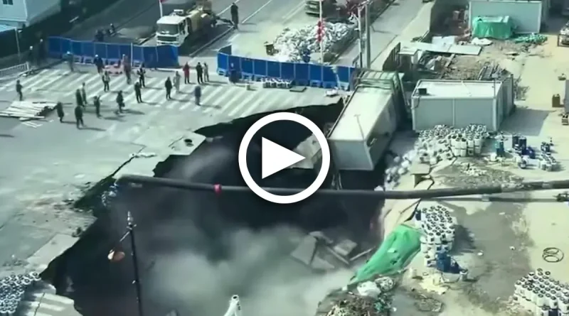 China, Socavón, hundimiento, línea de metro, construcción, Shanghai,