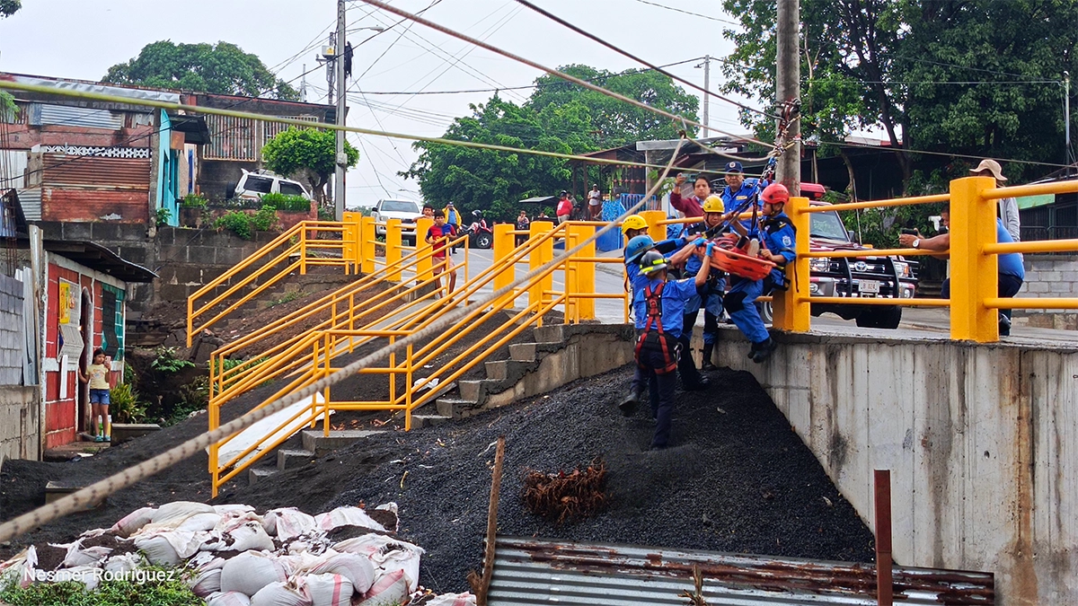 Bomberos Unidos de Nicaragua fortalecen habilidade