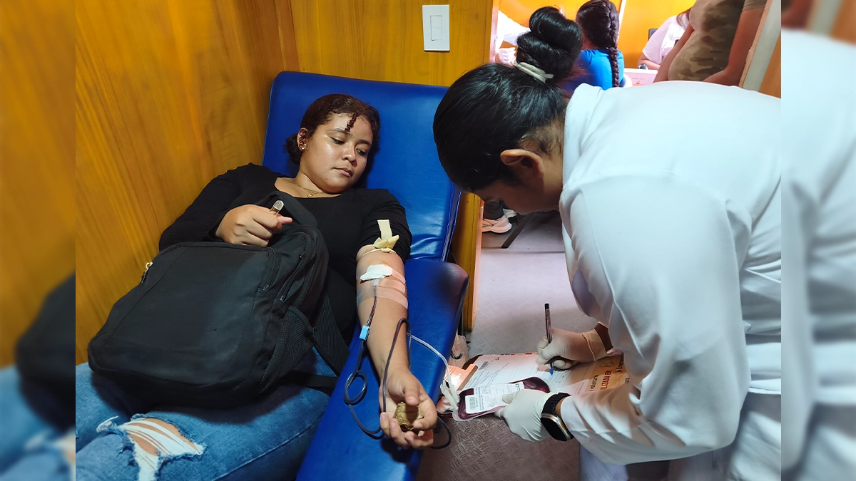 Estudiantes universitarios se suman a jornada de donación vo