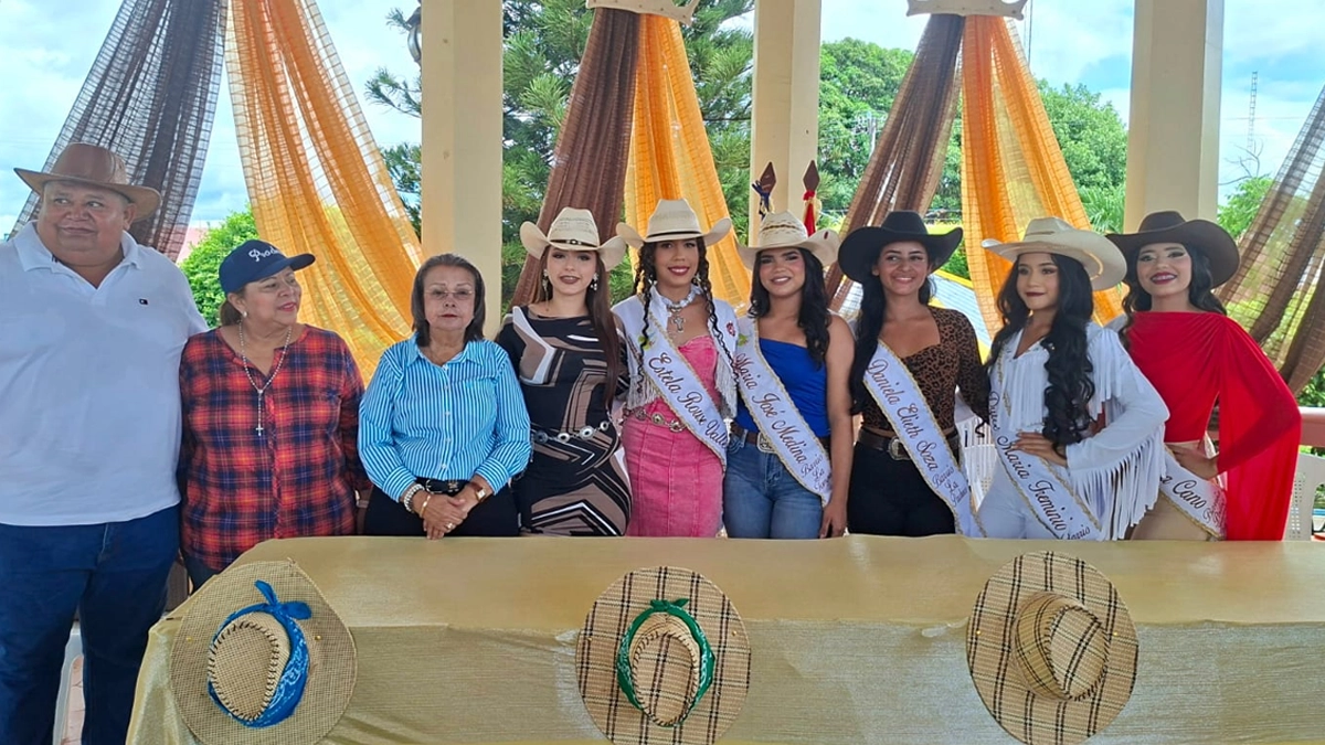 Presentan a las cinco candidatas a Reina de las Fiestas Trad